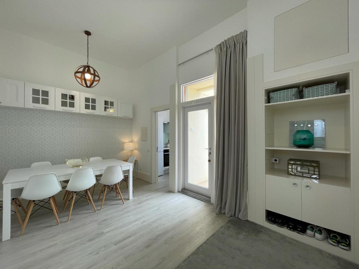 טרואיה Beautiful Penthouse Apartment With Terrace - 4 Minute Walk To The Beach מראה חיצוני תמונה
